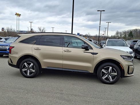 Used 2021 Kia Sorento S image 7