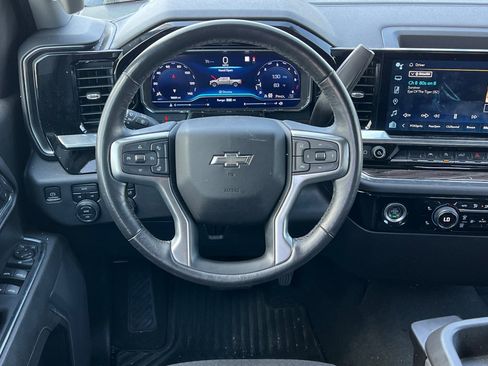 Used 2022 Chevrolet Silverado 1500 RST image 16