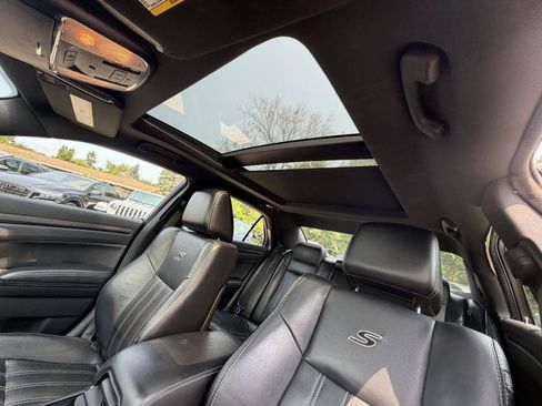 Used 2014 Chrysler 300 S AWD/4WD image 21