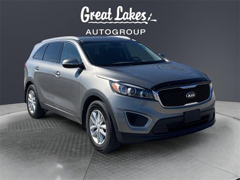 Used 2018 Kia Sorento LX image 7