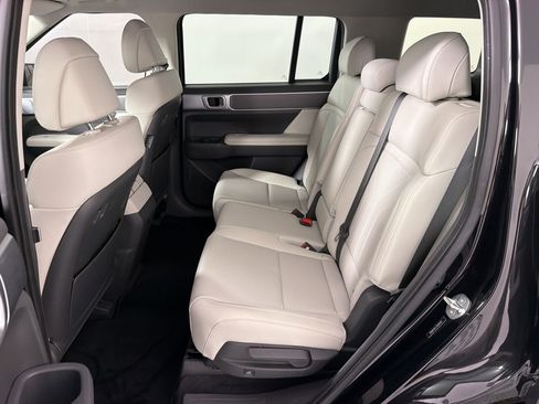 Used 2025 Hyundai Santa Fe SEL FWD image 22