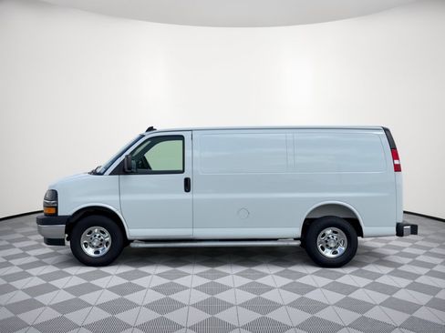 Used 2025 Chevrolet Express 2500 w/ Driver Convenience Package RWD image 2