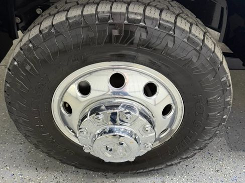 Used 2025 RAM 3500 Laramie image 8