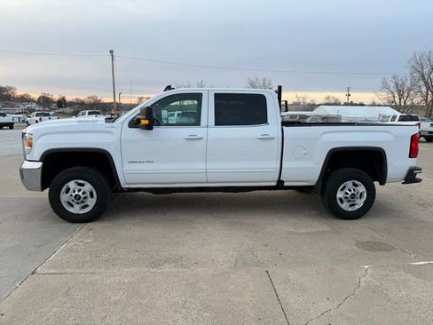 Used 2018 GMC Sierra 2500 SLE w/ SLE Preferred Package image 2