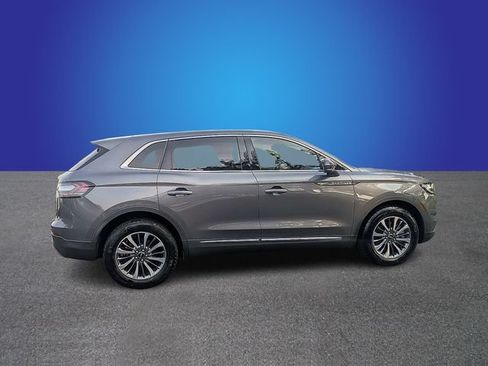 Used 2022 Lincoln Nautilus FWD w/ Premium Package image 6