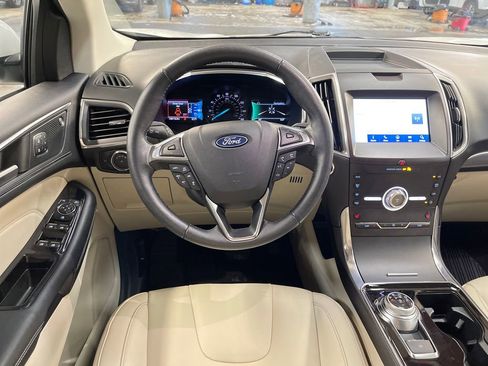 Used 2020 Ford Edge Titanium AWD/4WD image 17