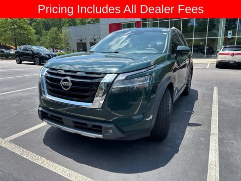Used 2022 Nissan Pathfinder Platinum w/ Cargo Package AWD/4WD image 2