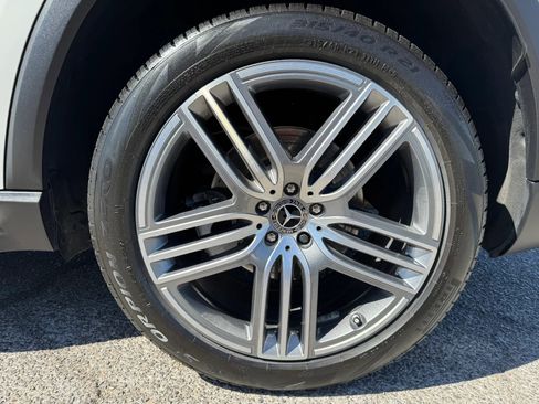 Used 2022 Mercedes-Benz GLS 450 4MATIC image 9