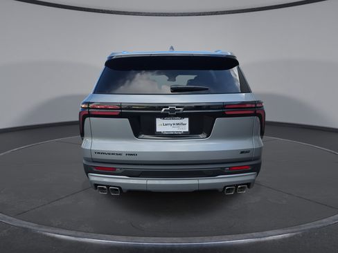 New 2026 Chevrolet Traverse Z71 w/ Enhanced Driving Package AWD/4WD image 7