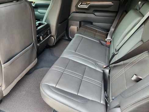 Used 2025 Chevrolet Silverado 2500 High Country w/ High Country Premium Package AWD/4WD image 32