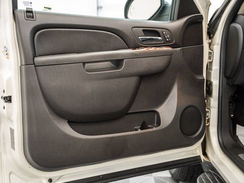 Used 2011 Chevrolet Suburban LTZ AWD/4WD image 34