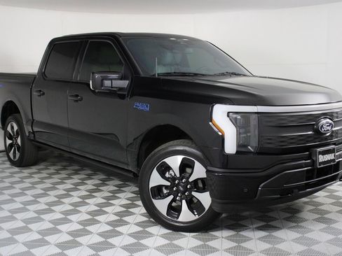 Used 2024 Ford F150 Lightning Platinum AWD/4WD image 32