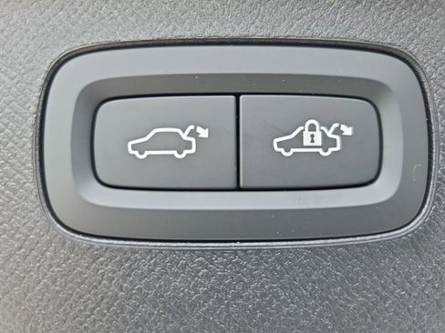 New 2026 Volvo XC90 B6 Ultra image 23