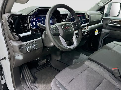New 2026 GMC Sierra 2500 SLE w/ SLE Convenience Package image 9