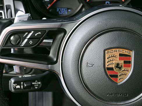 Certified 2020 Porsche Macan AWD/4WD image 11