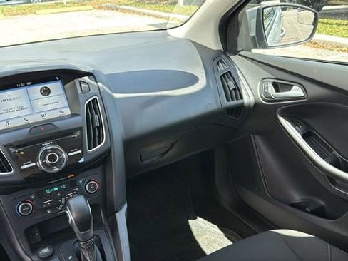 Used 2018 Ford Focus SEL image 16