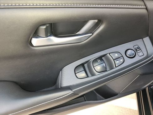 Used 2025 Nissan Sentra SV FWD image 29