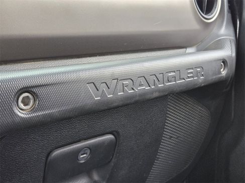 Used 2018 Jeep Wrangler Unlimited Sport S image 28