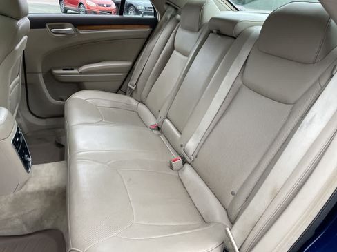 Used 2014 Chrysler 300 C AWD/4WD image 18