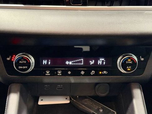 Used 2023 Mitsubishi Outlander SE FWD image 15