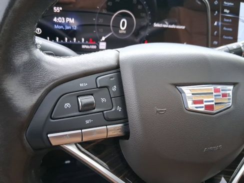 Used 2021 Cadillac Escalade Premium Luxury image 12