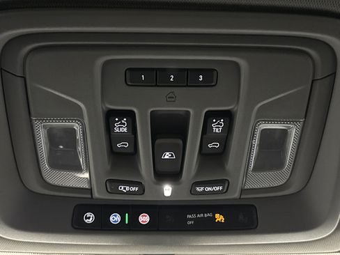 Used 2022 Chevrolet Silverado 2500 LTZ w/ LTZ Plus Package AWD/4WD image 27