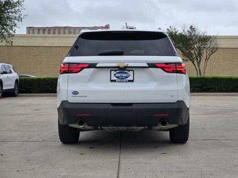 Used 2022 Chevrolet Traverse LT FWD image 7