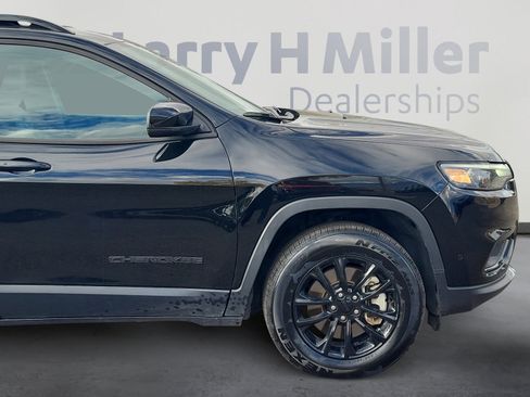 Used 2023 Jeep Cherokee Altitude Lux image 8