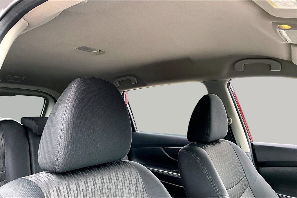 Used 2020 Nissan Rogue SV AWD/4WD image 27