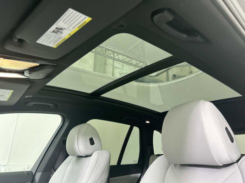 Used 2024 BMW X5 xDrive40i w/ Premium Package image 16