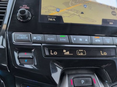 Used 2024 Honda Odyssey Elite image 22