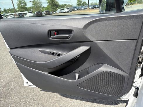 Used 2023 Toyota Corolla LE w/ Carpet Mat Package (TMS) FWD image 27