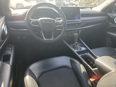 Used 2022 Jeep Compass Latitude w/ Convenience Group FWD image 10