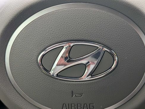Used 2023 Hyundai Elantra SEL w/ Preferred Accessory Package FWD image 29