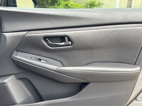 Used 2025 Nissan Sentra S FWD image 31