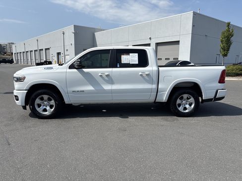 Used 2025 RAM 1500 Big Horn AWD/4WD image 6