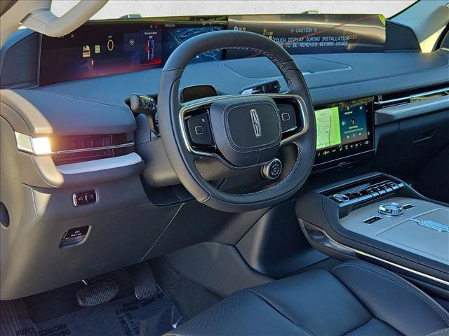 New 2027 Lincoln Navigator Premiere AWD/4WD image 3