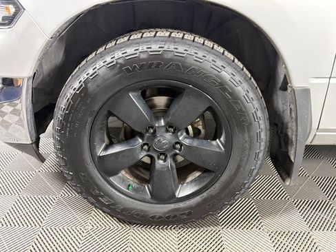 Used 2019 RAM 1500 Big Horn w/ Rambox Value Package AWD/4WD image 10