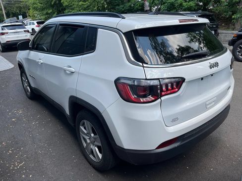 Used 2022 Jeep Compass Latitude w/ Sun and Sound Group FWD image 3