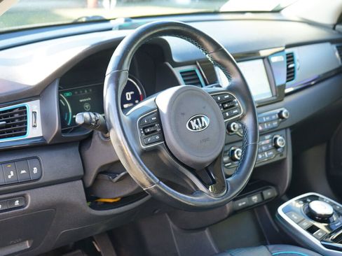 Used 2019 Kia Niro EX Premium w/ Cold Weather Package 1.0 image 14