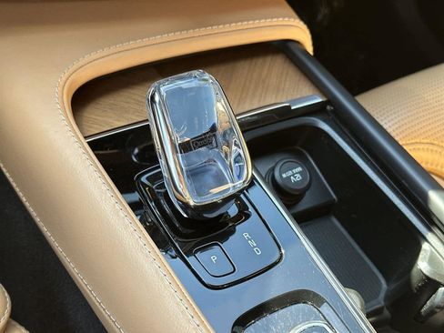 Used 2020 Volvo XC90 T8 Inscription image 18