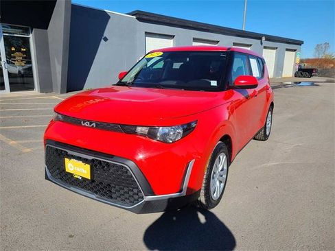 Used 2023 Kia Soul LX image 1