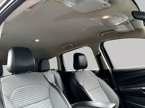 Used 2018 Ford Escape SE w/ SE Sport Appearance Package image 16