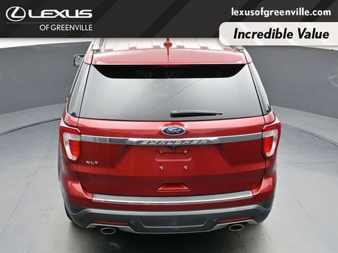 Used 2018 Ford Explorer XLT w/ Equipment Group 202A FWD image 43