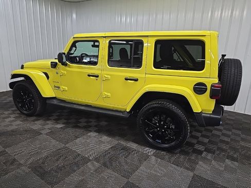 Used 2023 Jeep Wrangler Unlimited Sahara w/ Cold Weather Group AWD/4WD image 4
