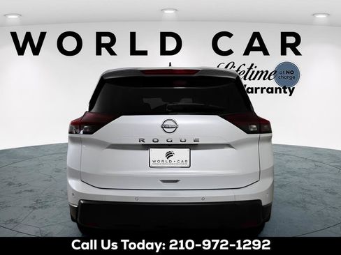 Used 2025 Nissan Rogue S FWD image 6