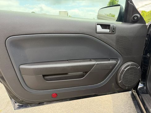 Used 2007 Ford Mustang Premium RWD image 10