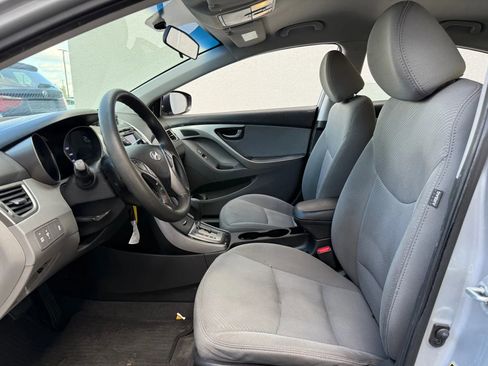 Used 2013 Hyundai Elantra GLS w/ Preferred Pkg image 2