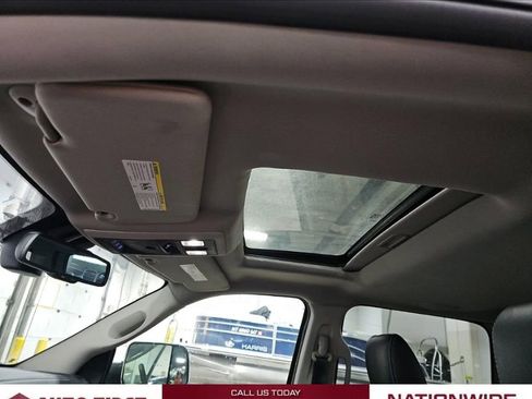 Used 2016 RAM 1500 Laramie w/ Convenience Group image 9