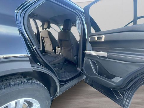 Used 2023 Ford Explorer XLT w/ Class IV Trailer Tow Package image 17